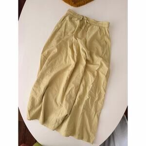 Esqualo crinkle skirt with elastic waistband- size 6 US